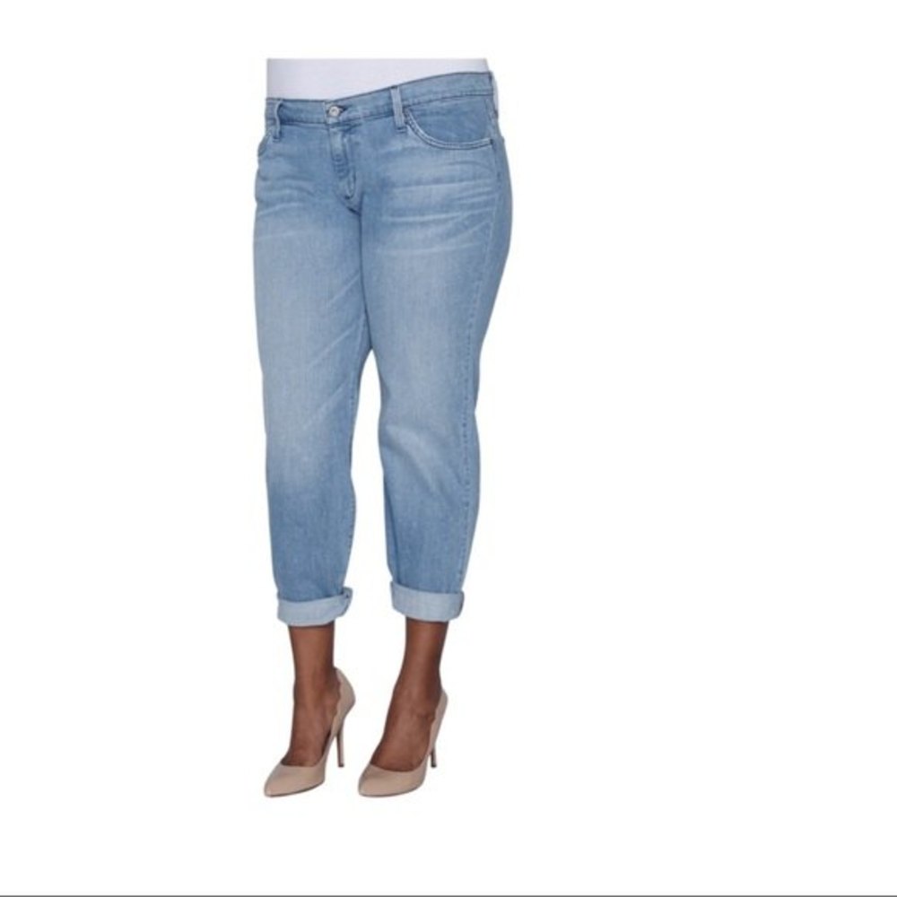 James Jeans Neo Beau Curvy Joy Ride Classic Boyfriend  Light Wash
